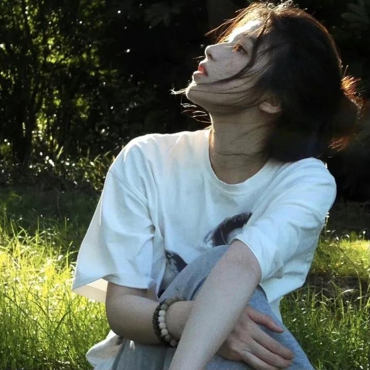 我才不要和人类恋爱呢